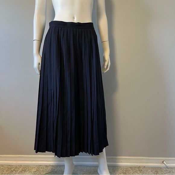 Vintage Dresses & Skirts - Vintage Pleated 100% Virgin Wool Midi Skirt Fully Lined Medium size Navy blue